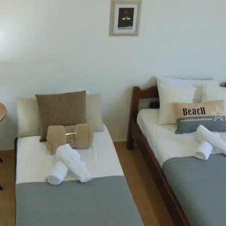 Case de vacanță Kremasti Apartment *