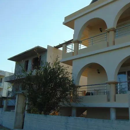 Kremasti Apartment Case de vacanță